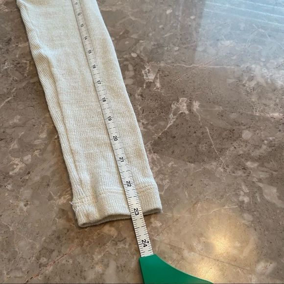 Hard Tail women’s v neck long sleeve sweater Cream.Size XS - Picture 4 of 8